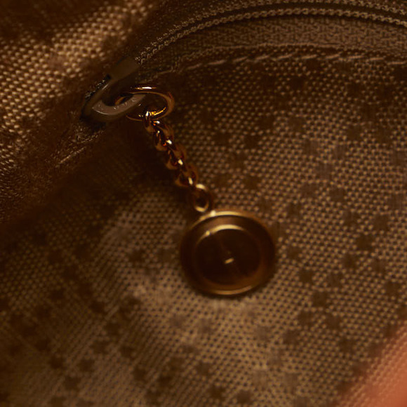 Gucci Bamboo Handbag - Picture 8 of 10